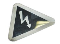 Фигурный шильдик «знак молния» из полированной зеркальной стали, гравировка каймы таблички и знака