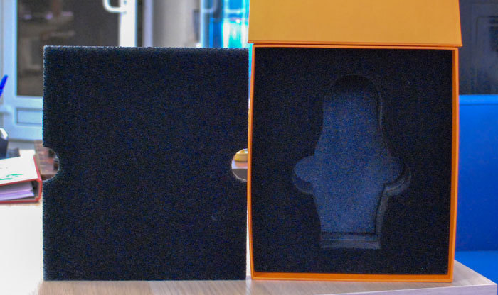 Подарочная коробка для матрешки с ложементом флокированным в черный цвет
