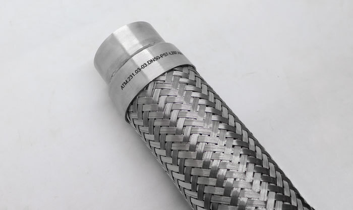 Лазерная маркировка на металле - топливные шланги для истребителей